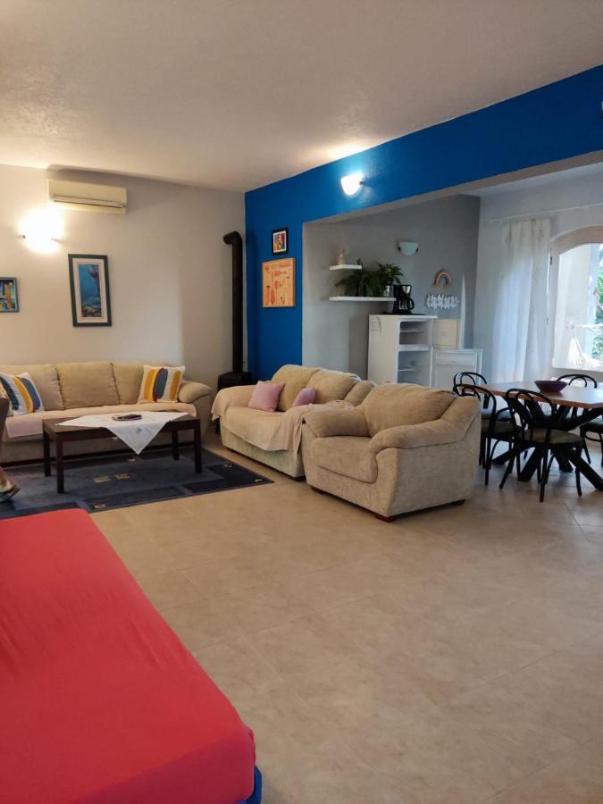 With Free Parking By The Holiday home